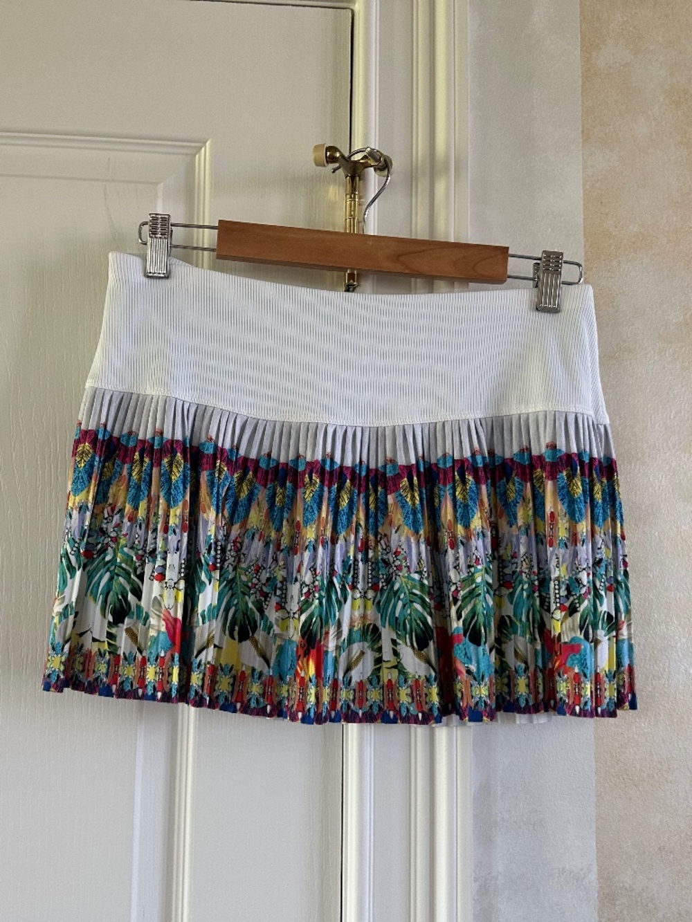 Lucky in Love Pleated Skort Sz M - Picture 2 of 4